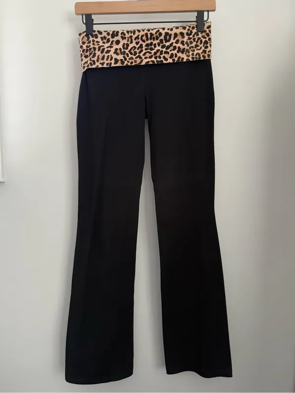PINK VS XS Leopard Print Foldover Yoga Pants Black Bootcut Y2K 2013 Tumblr - Image 2