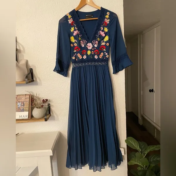 NWT ASOS Design Blue Floral Embroidered Lace Pleated Mini Dress Size 0 - Image 4