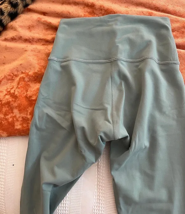 Lululemon Wunder Under Leggings - Image 3