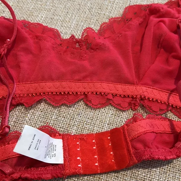 Red bralette Size L - Image 3