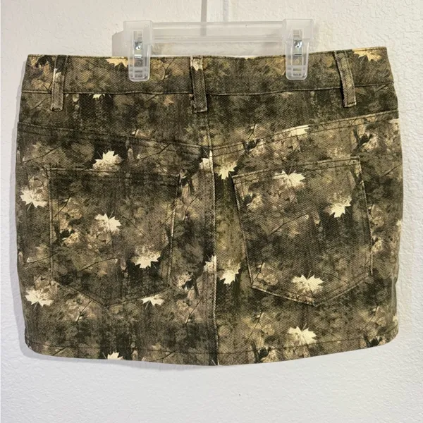 Faded Rose Camouflage Mini Skirt - Image 2