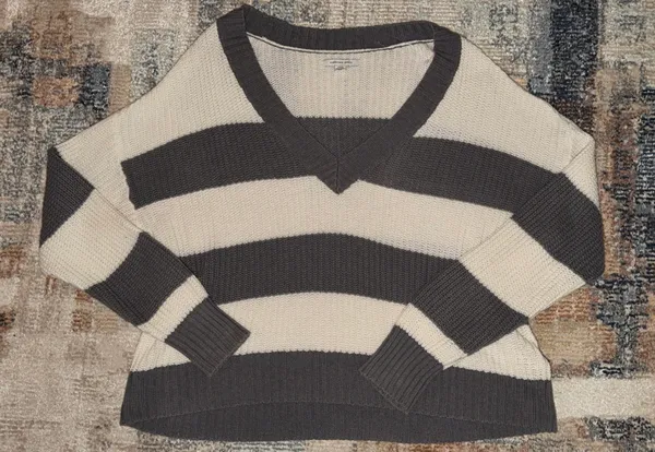 American Eagle Striped Knit V-Neck Pullover Sweater Gray Ivory Women's Size S - Image 2