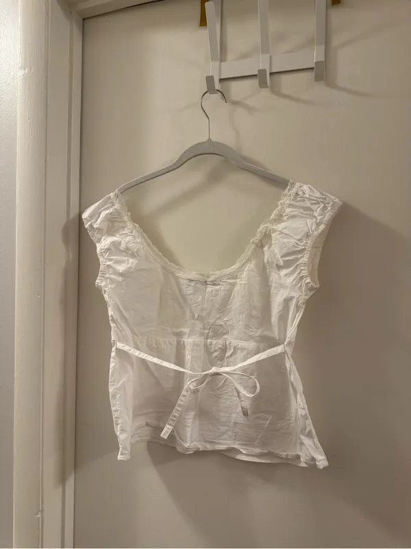 Brandy Melville White Lace-Trim Scoop Neck Top - Image 3