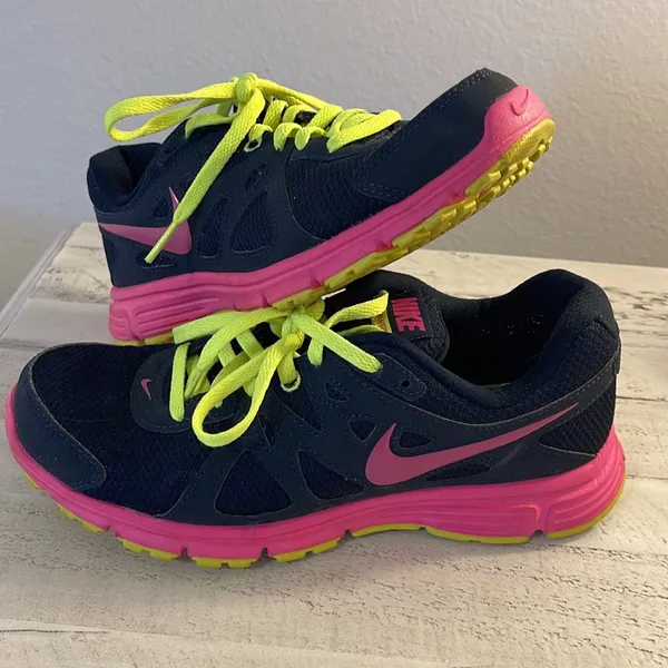 Women’s Nike Revolution 2 Running Shoe - Image 2