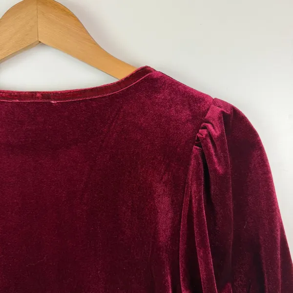 NWT Le Lis Crimson Velvet Babydoll Puff Sleeve Mini Dress Small Holiday Bow‎ - Image 4