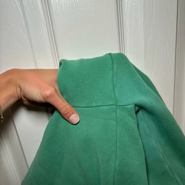 Aritzia Superworld Green Sweatpants - Image 10