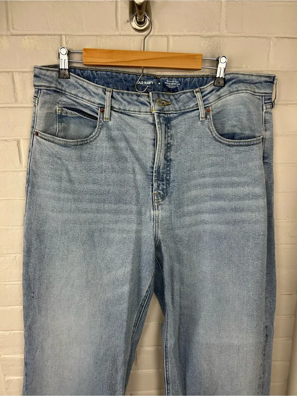 Old Navy Sky-Hi Wide Leg Extra High Rise Jeans Size 16 - Image 4