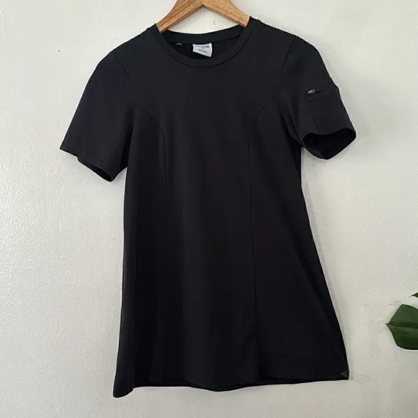 Gymshark Womens TRAINING shirt EUC - Image 4