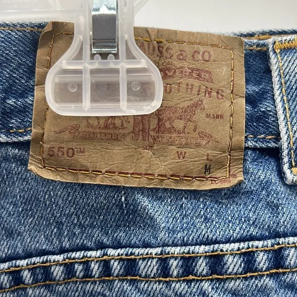Levi’s 550 women’s relaxed fit tapered leg 14 petite jeans - Image 6