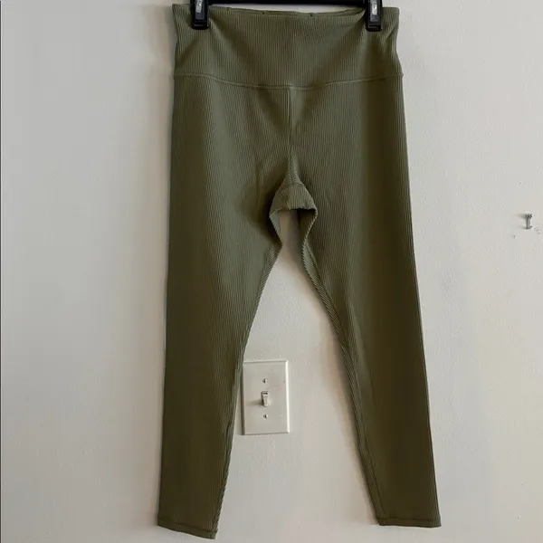 Athleta Elation Rib Tight 7/8 Leggings Ankle Size Large Women’s Sage Green - Image 7