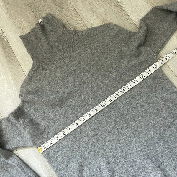 Nordstrom Cashmere Sweater turtleneck long sleeve womens Gray (small) classic - Image 2