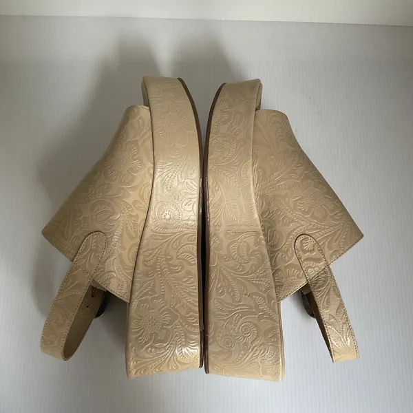 Matisse Embossed Wedge Western Sandals Leather Beige Platform Made in Brazil Sz9 - Image 9