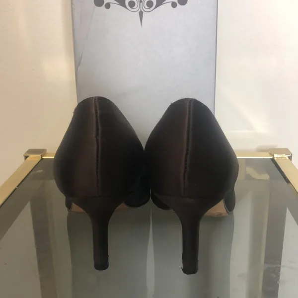 Vaneli womens brown bow kitten heel satin pump size 7.5 with box​ - Image 5