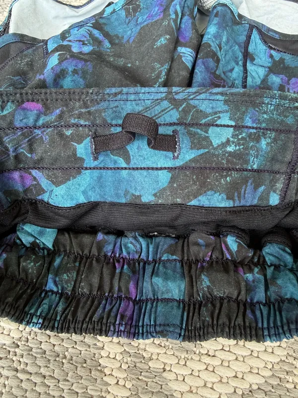 Lululemon Hotty Hot Shorts 2.5” Floral Shift Size 2 - Image 8