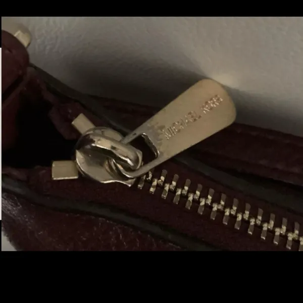 MICHAEL KORS Bedford Leather Crossbody - Image 7