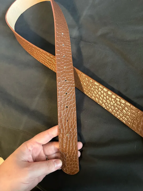 Brown Textured Leather Belt with Gold Round Buckle - Image 3