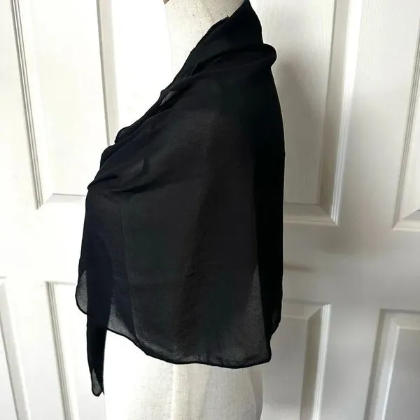 Ekouaer black wrap top size small - Image 2