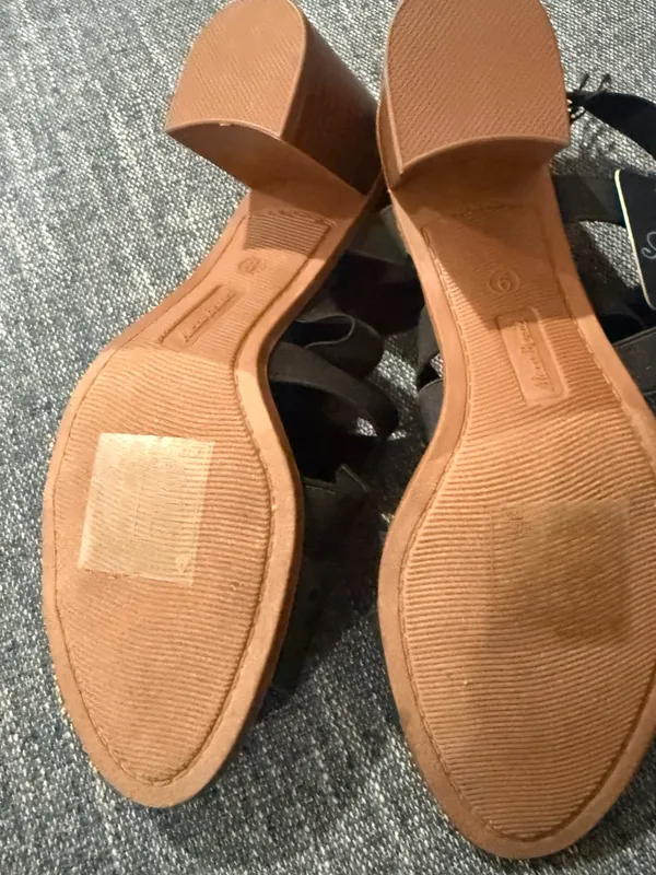 Alexis Bendel Black Crisscross Wedge Sandals heel comfortable cute new with tags - Image 3