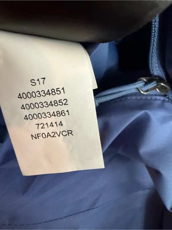 The North Face Women’s Blue Hooded Waterproof Rain Jacket Medium - Image 10