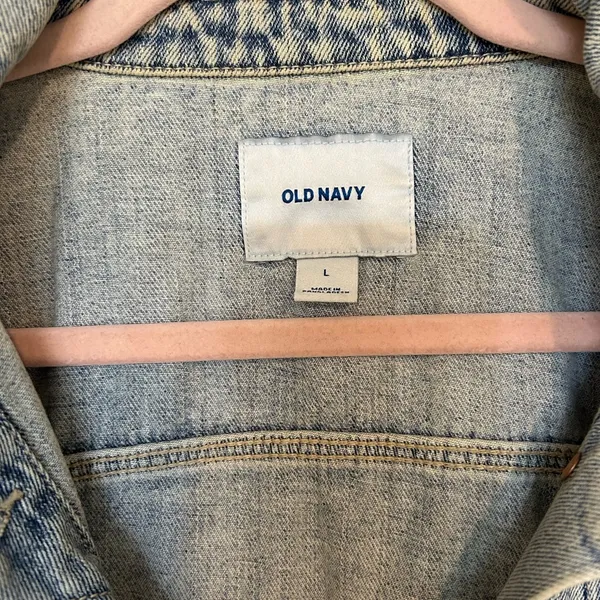 Old Navy Light Wash Distressed Denim Jacket size Large - Image 4