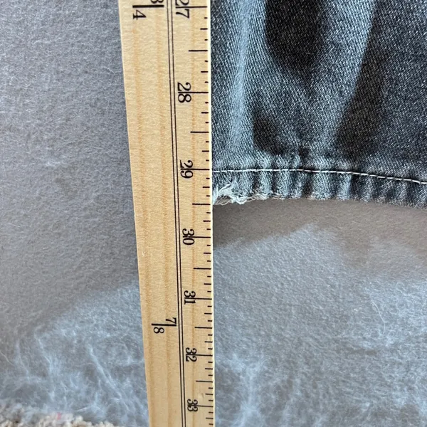 845‎ | Y2K Gray Wide Leg Jeans White Tribal Embroidered Graphic Raw Hem Size 31 - Image 4