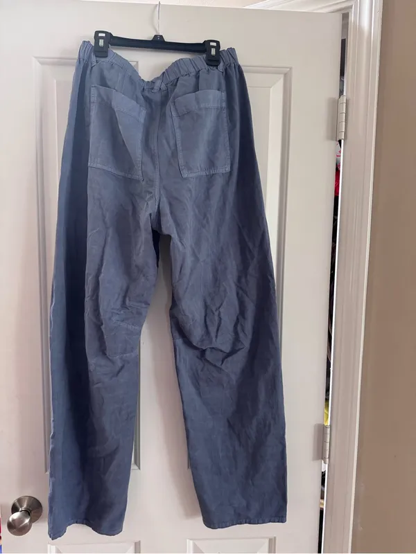 Universal Threads NWT Low-Ride Barrel Leg Pant - Image 6