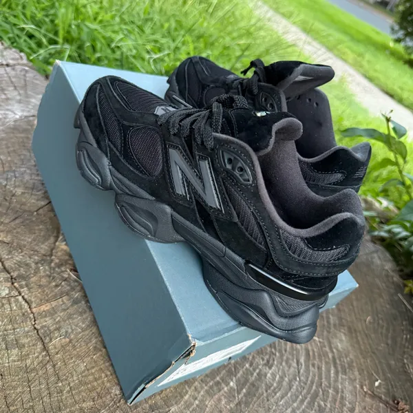 New Balance 9060 women sneakers shoes size 5.5 - Image 4