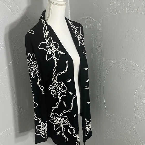 Lauren Michelle Black Embroidered Floral Cardigan – Boho Chic Elegance. - Image 4