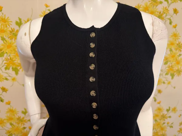 Sleeveless Peplum Top Black Sweater Button Detail size M - Image 2