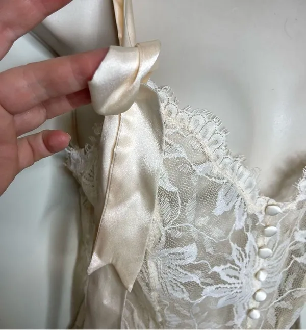 Victorias Secret Gold Label Vintage Cream Lace Bow straps Bodysuit sz S - Image 8