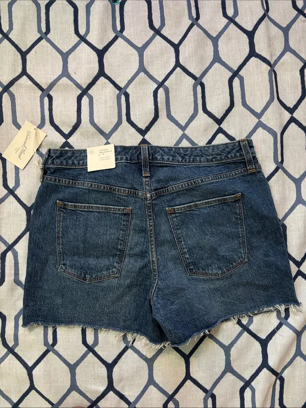 New Universal Thread denim Jean Shorts vintage midi size 12 - Image 5