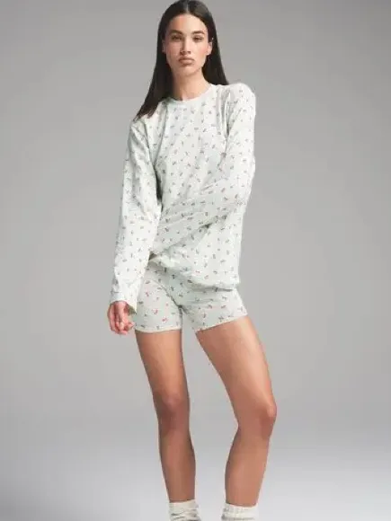 Skims Boyfriend Long Sleeve Tee Size small - Image 2