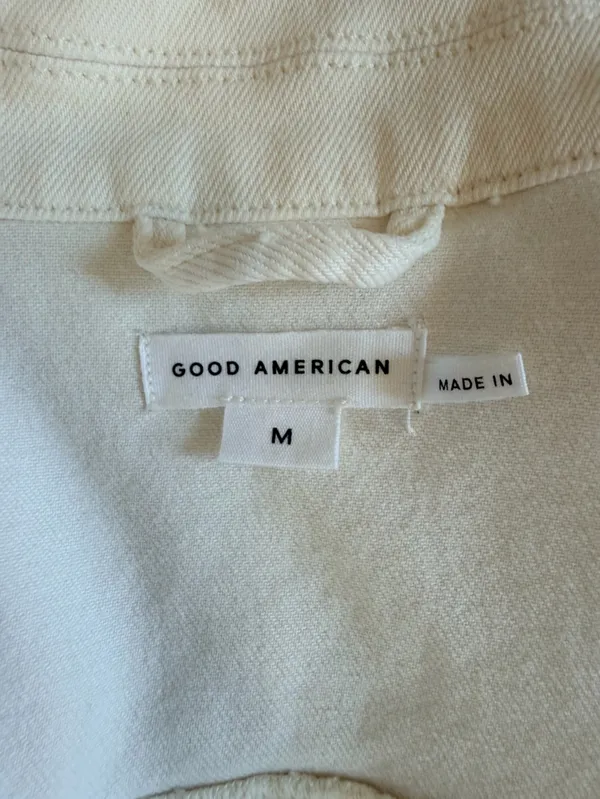 NWT Good American Soft Denim Jacket in Cloud White size medium - Image 9