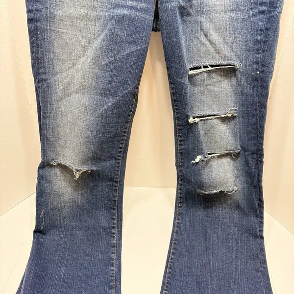 True Religion Becky Vintage Y2K Flare Jeans Size 32 Distressed Low Rise - Image 2