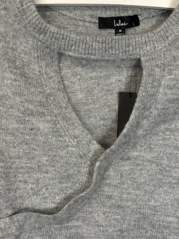 NWT LULUS Women’s Casually Elevated Cutout Surplice Long Sleeve Sweater Size M - Image 10