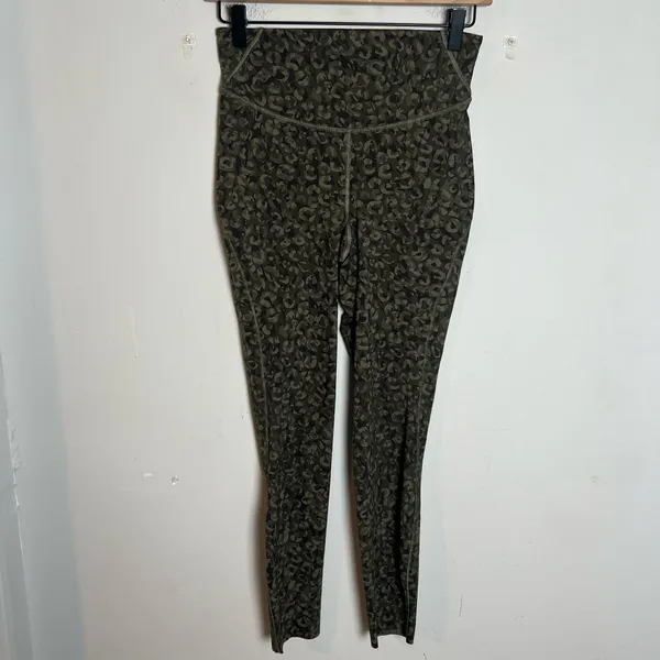 LULULEMON- Base Pace High-Rise Tight 25" Intertwined Camo Medium Olive Size 6 - Image 2