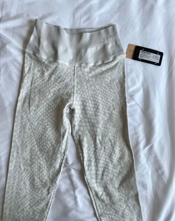 SoulCycle NUX White Animal Set - Image 4