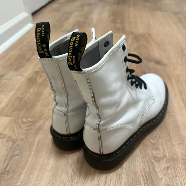Dr. Martens | White Leather 1460 Smooth Classic Lace Up Combat Boot Shoes, EU 38 - Image 4
