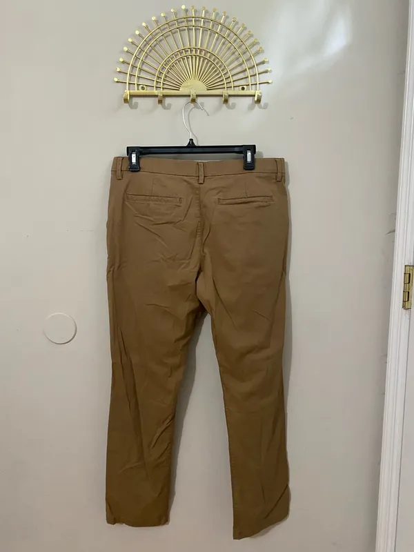 Old Navy Men's Chinos - Image 2