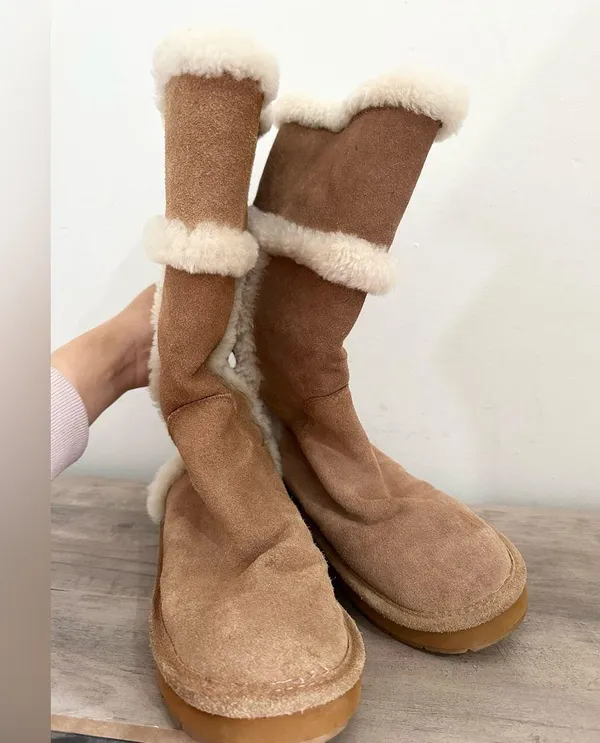 Michael Kors Winter Tall Suede Boots Walnut - size 9 sheep fur - Image 3
