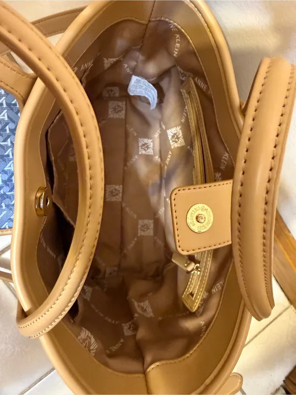 Anne Klein | Blue Patterned bucket bag with Tan Trim and Wristlet - Image 9