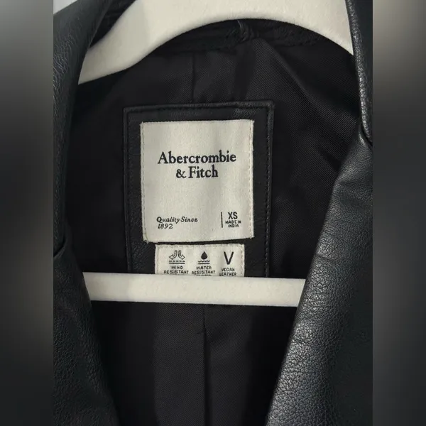 Abercrombie & Fitch Classic Black Leather Jacket - Image 3