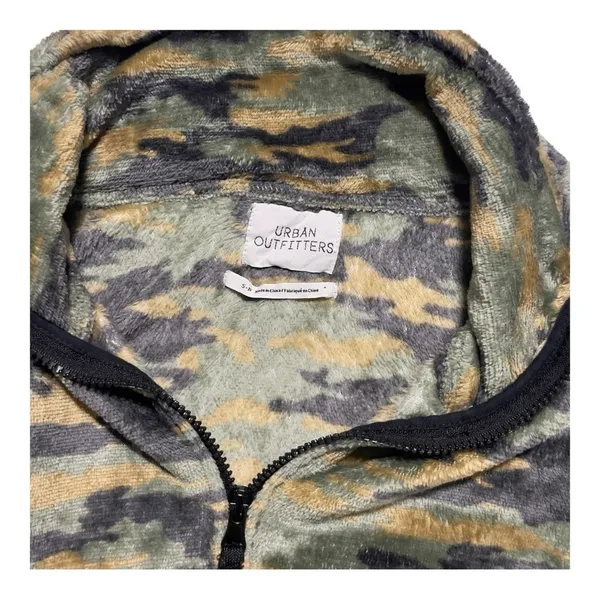 Urban Outfitters Cropped 1/4 Zip Fleece Pullover Womens Jacket Size Small Camo - Image 8