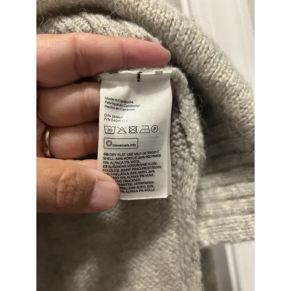 H&M Womens Small Hoodie Sweater Gray Crop Side Split Pullover Knit Acrylic Blend - Image 4