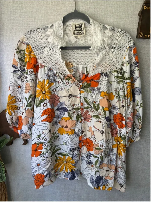 Jaase Floral Blouse Size Small with Lace Detail - Image 3