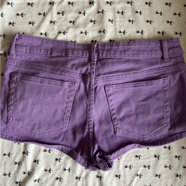 H&M size 4 purple jean shorts - Image 3