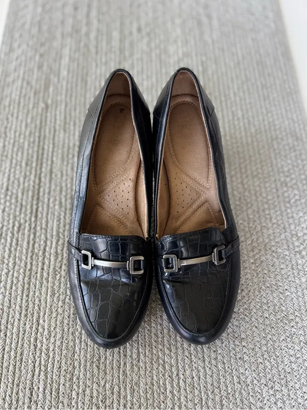 Naturalizer Black Croc-Embossed Block Heel Loafers Size 8 - Image 8