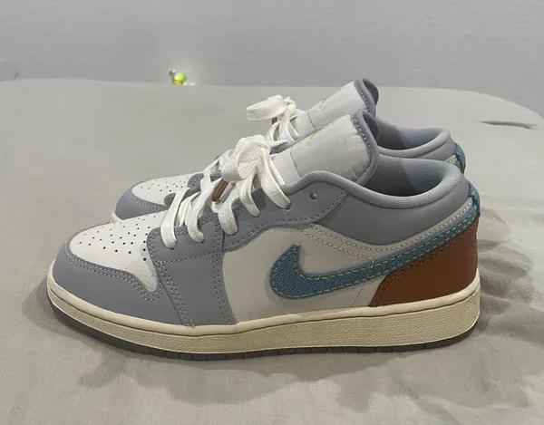 Nike Jordans - Image 2
