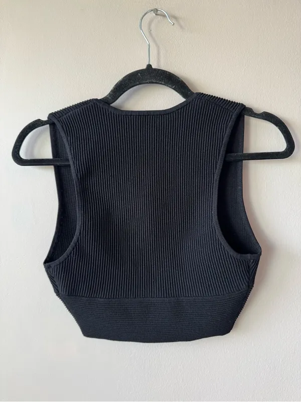 Babaton Aritzia Women’s Black Sculpt Knit Ribbed Plunging V Neck Tank Size Small - Image 5