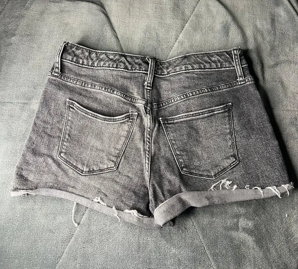Shorts - Image 2